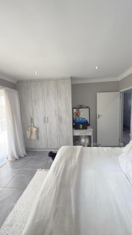 4 Bedroom Property for Sale in Noorsekloof Eastern Cape